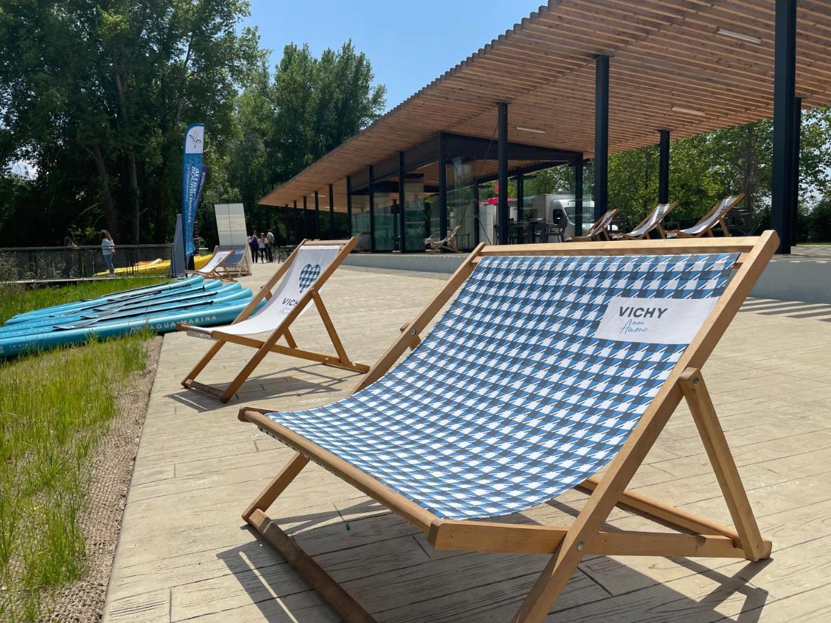 Tente Lodge Pour 5 Personnes En Bordure De La Riviere Allier Au Sein D'Un Petit Camping Saint-Yorre Extérieur photo