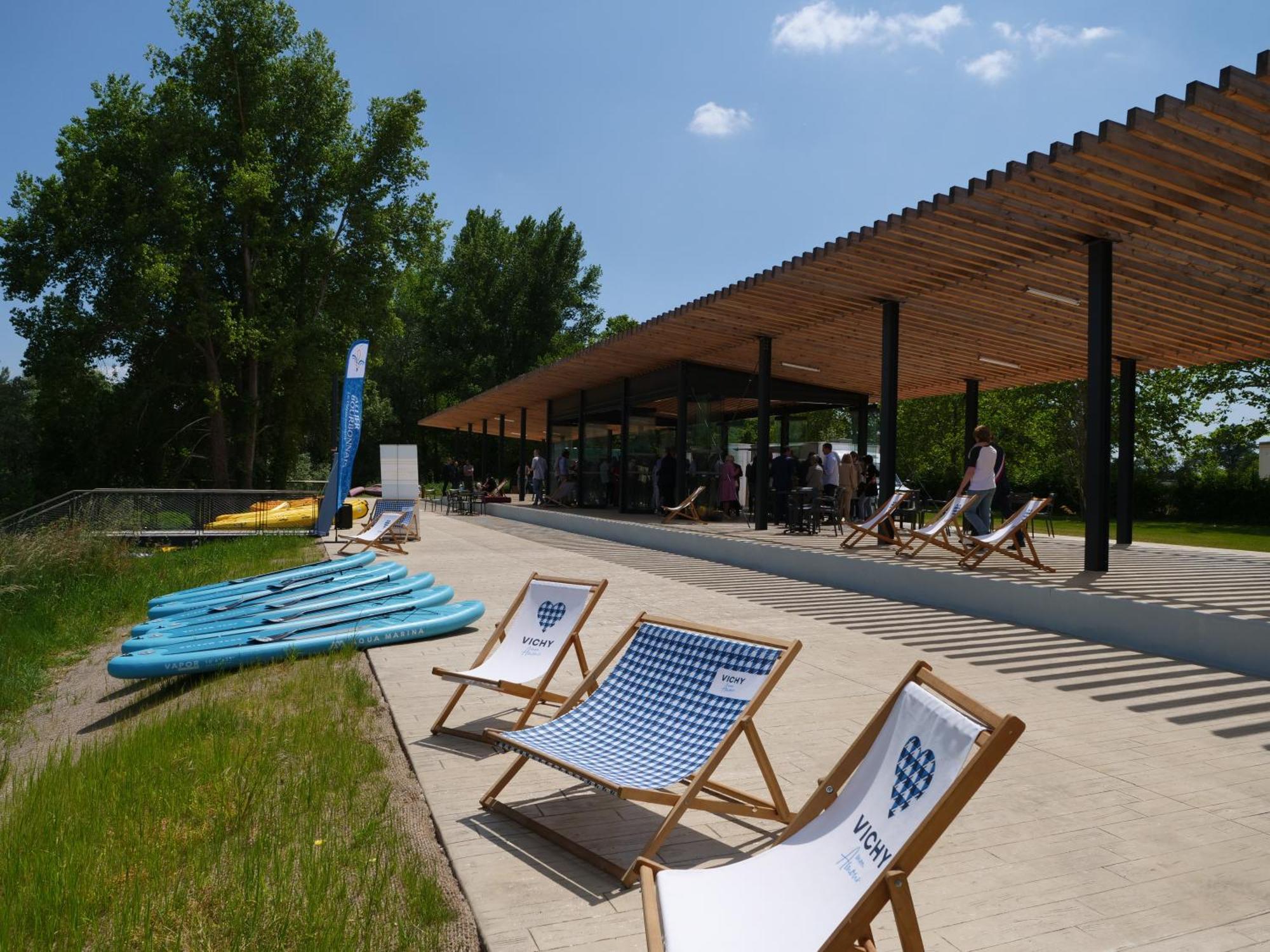 Tente Lodge Pour 5 Personnes En Bordure De La Riviere Allier Au Sein D'Un Petit Camping Saint-Yorre Extérieur photo